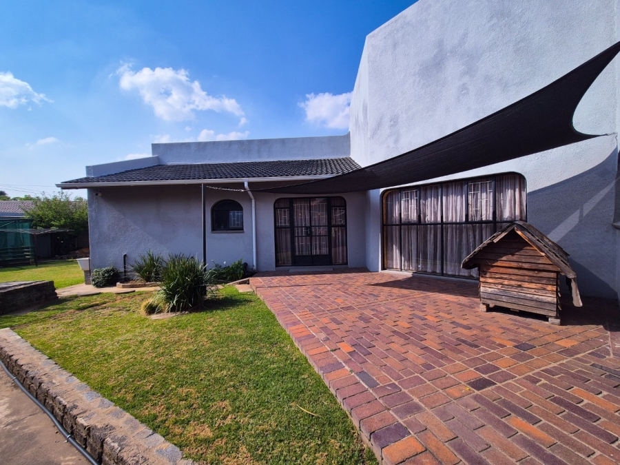 4 Bedroom Property for Sale in Vaalpark Free State